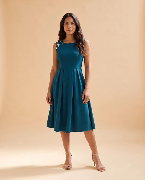 Vestido Marina – Midi con perlas en los hombros